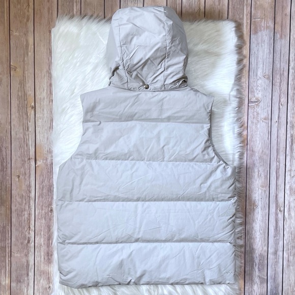 The North Face Down Sierra Vest In Dove Gray - Picture 4 of 8